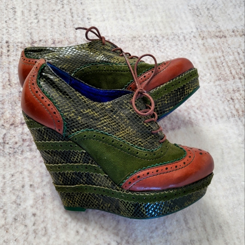 Potion Licence Oxford Wedges